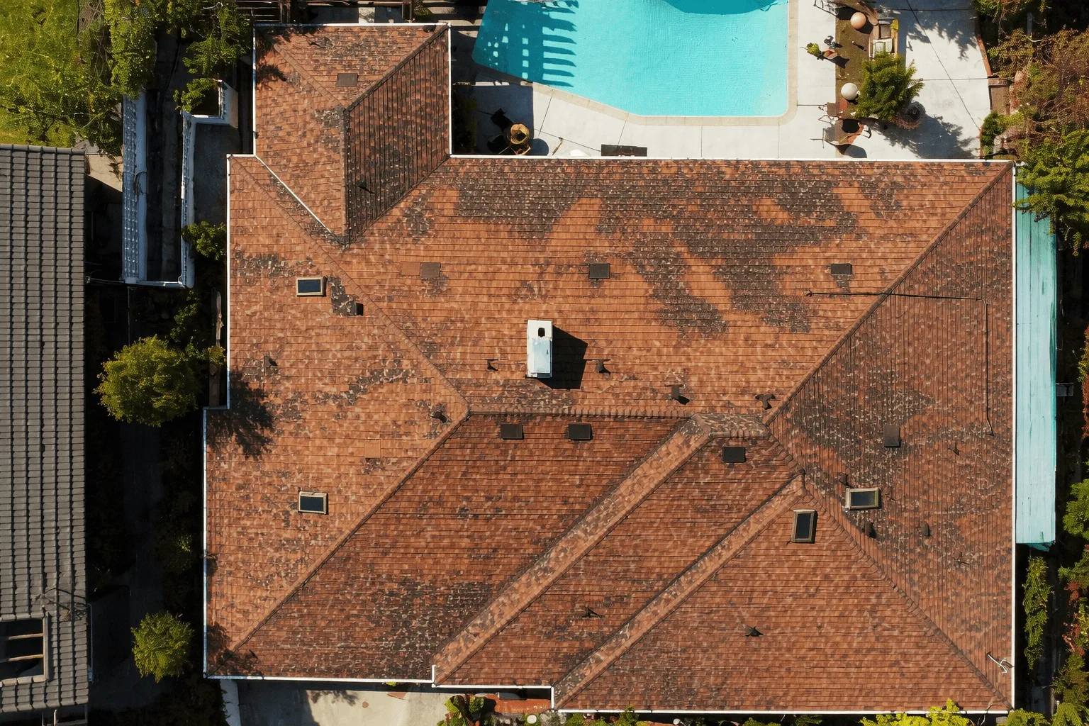 Roof before replacement - worn concrete tile, Los Angeles
